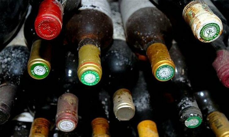 بشریٰ بی بی کے چھوٹے بیٹے سے شراب برآمد : گرفتاری کے بعد رہا کر دیا گیا vine