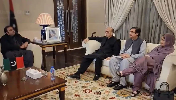 سابق وزیراعلیٰ پنجاب منظور وٹو خاندان سمیت پیپلزپارٹی میں شامل