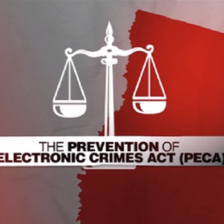 سوشل میڈیا پر جھوٹ پھیلانے والے سرکاری ملازمین اور پیکا ایکٹ : شہزاد عمران خان کا کالم peca act