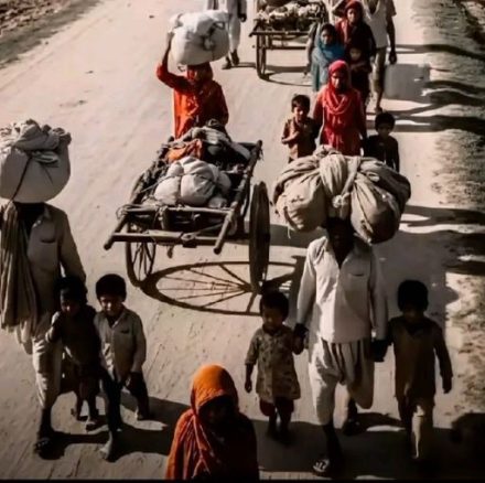 poors travel on cart pakistan
