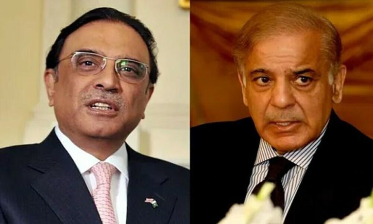 صرف آصف زرداری اور شہباز شریف قومی اعزاز سے محروم کیوں ؟ : سید مجاہد علی کا تجزیہ shahbaz and zardari